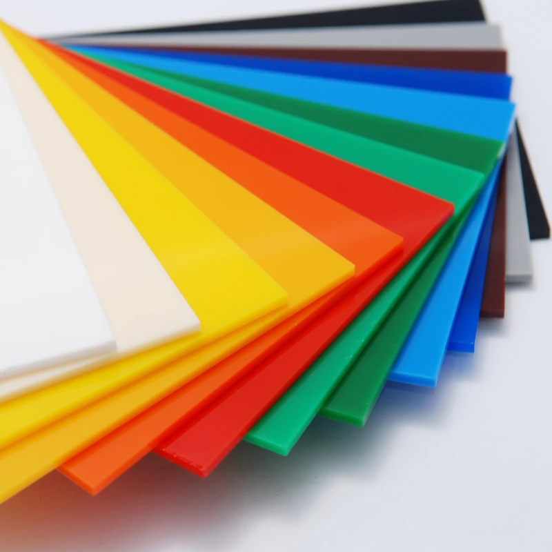 Como escolher folhas acrílicas coloridas para displays de marcas